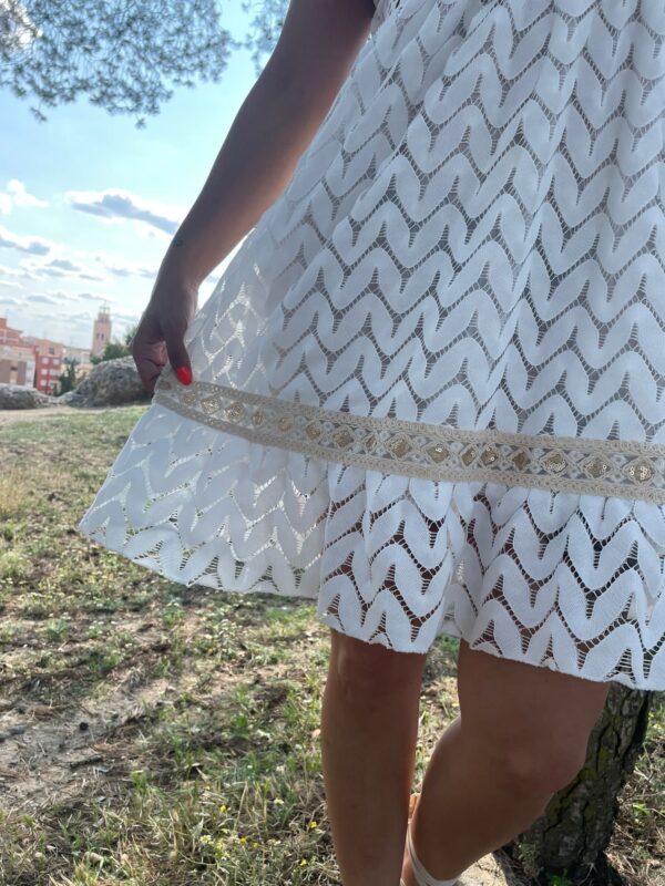 vestido corto blanco bordado trenza
